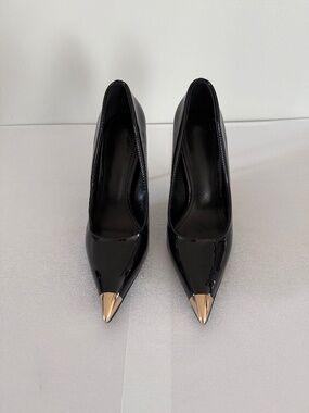 Women's Elegant Shoes Black Patent Toe Pumps with Gold Cap Accent